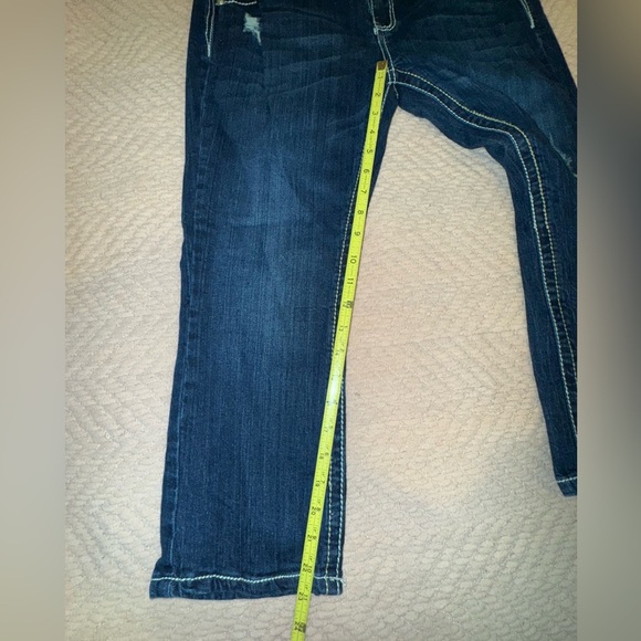 Union Bay womens Size Junior 11 cropped Distressed Blue Jeans. VGUC - Picture 10 of 13